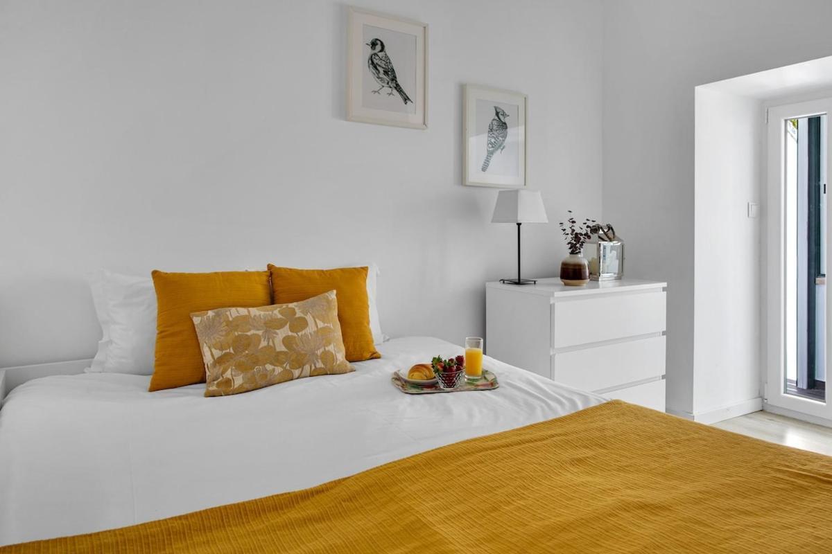 Modern 2 Bedroom Apartment In Estrela With Outside Terrace! Amazing For Families, Couples, Friends Lissabon Buitenkant foto