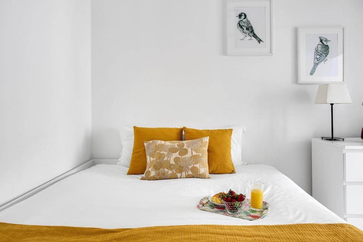 Modern 2 Bedroom Apartment In Estrela With Outside Terrace! Amazing For Families, Couples, Friends Lissabon Buitenkant foto